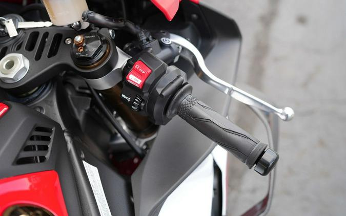 2026 Yamaha YZF-R1