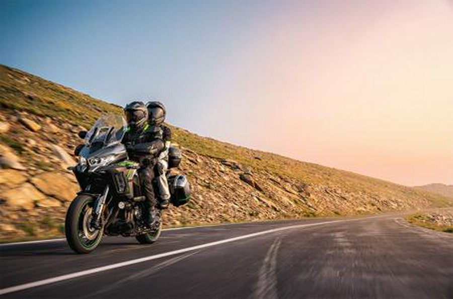 2025 Kawasaki Versys® 1100 SE LT ABS