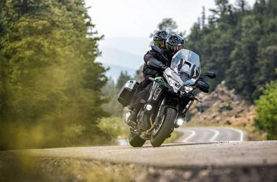 2025 Kawasaki Versys® 1100 SE LT ABS