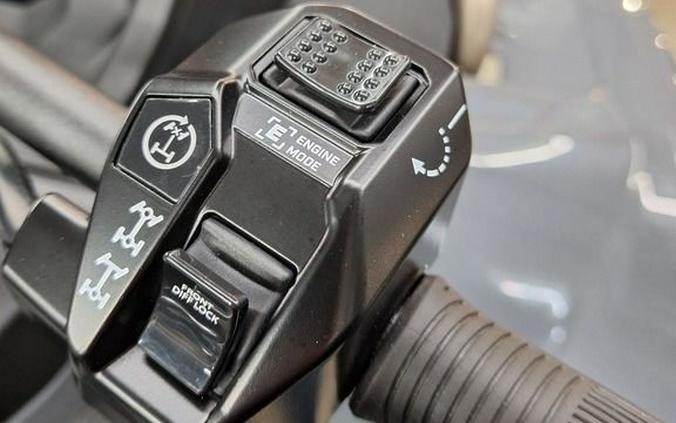 2026 Can-Am® Outlander X mr 1000R Granite Grey