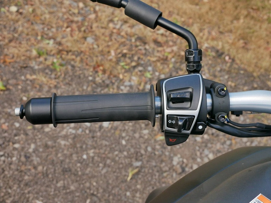 2023 Moto Guzzi V85 TT