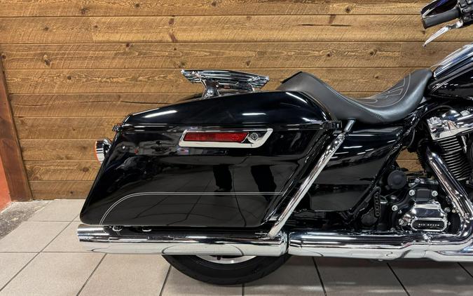 2017 Harley-Davidson® Road King® Vivid Black FLHR