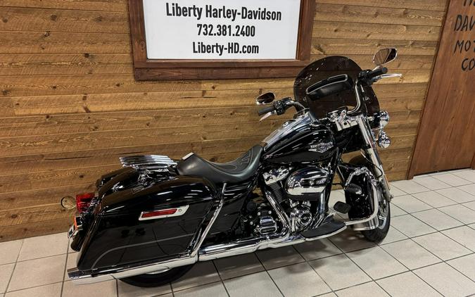 2017 Harley-Davidson® Road King® Vivid Black FLHR