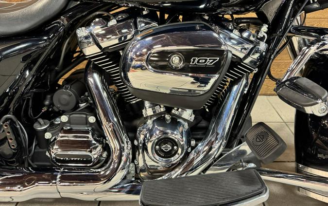 2017 Harley-Davidson® Road King® Vivid Black FLHR