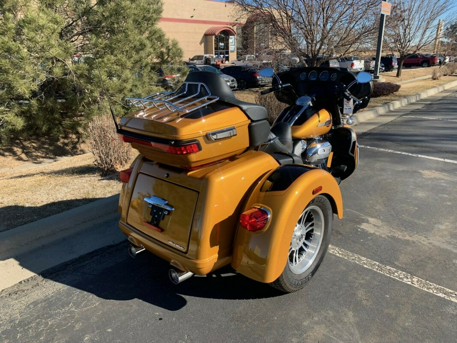 2023 Harley-Davidson Tri Glide Ultra Prospect Gold/Vivid Black