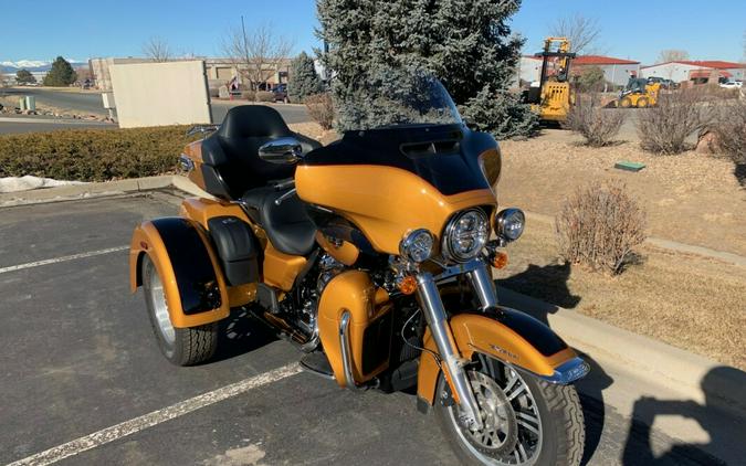 2023 Harley-Davidson Tri Glide Ultra Prospect Gold/Vivid Black