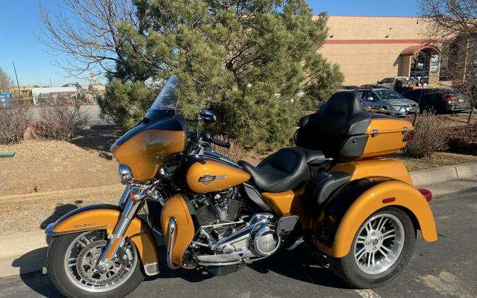 2023 Harley-Davidson Tri Glide Ultra Prospect Gold/Vivid Black