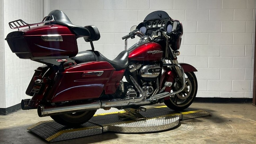 FLHXS 2017 Street Glide Special