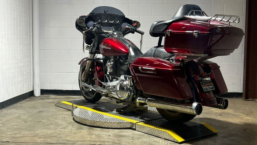 FLHXS 2017 Street Glide Special