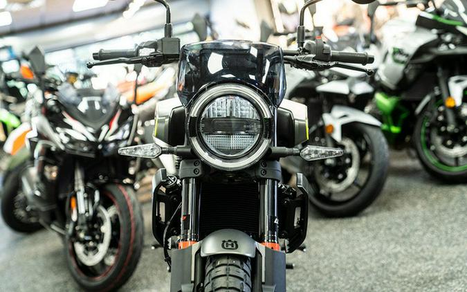 2024 Husqvarna SVARTPILEN 401