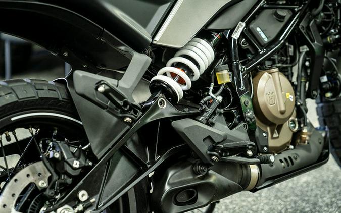 2024 Husqvarna SVARTPILEN 401