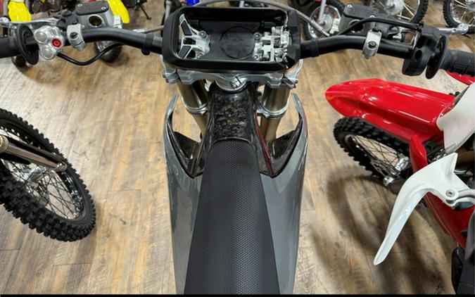 2024 Stark VARG Alpha MX 19"_80HP