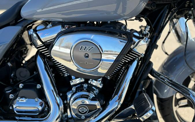 2026 Harley-Davidson® Street Glide® Dark Billiard Gray Chrome Trim