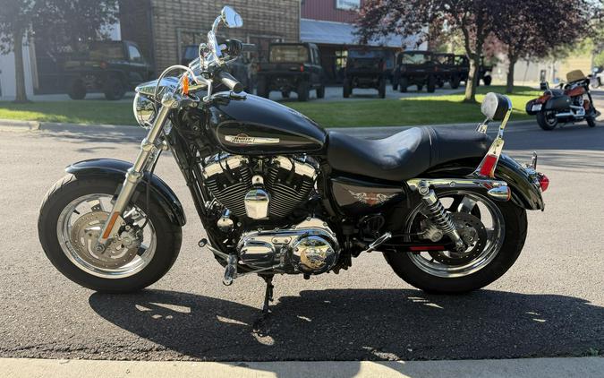 XL1200C 2011 1200 Custom