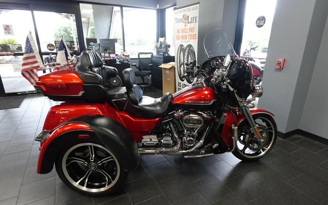 2021 Harley-Davidson CVO Tri Glide FLHTCUTGSE