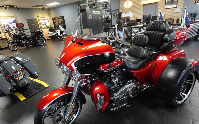 2021 Harley-Davidson CVO Tri Glide FLHTCUTGSE