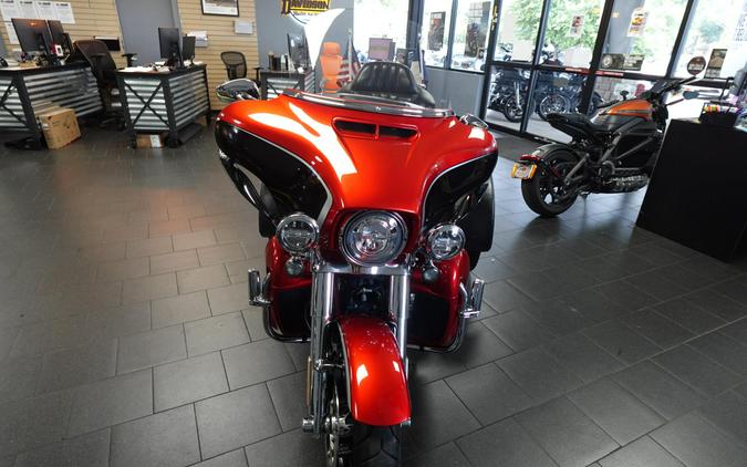 2021 Harley-Davidson CVO Tri Glide FLHTCUTGSE