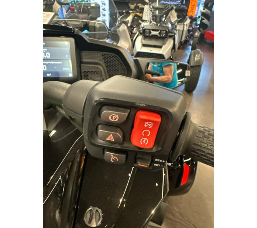 2025 Can-Am® Spyder F3 Limited Platine Wheels