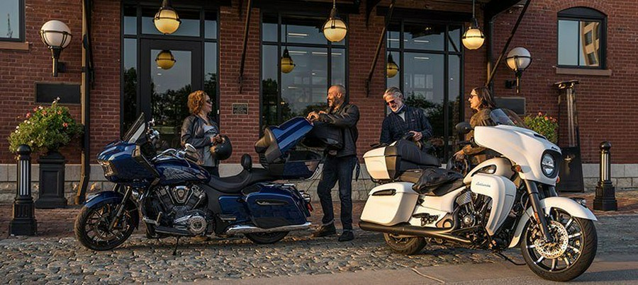 2021 Indian Motorcycle Roadmaster® Dark Horse®