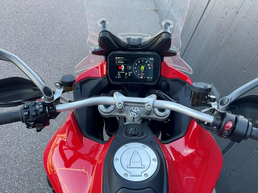 2022 Ducati Multistrada V4S Ducati Red / Alloy Wheels