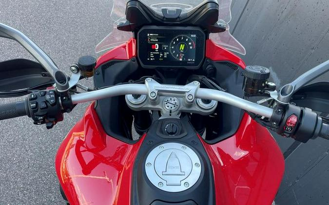 2022 Ducati Multistrada V4S Ducati Red / Alloy Wheels