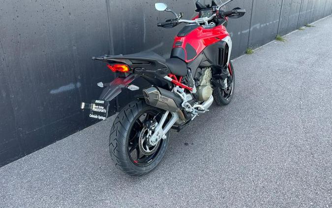 2022 Ducati Multistrada V4S Ducati Red / Alloy Wheels