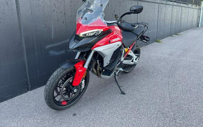 2022 Ducati Multistrada V4S Ducati Red / Alloy Wheels