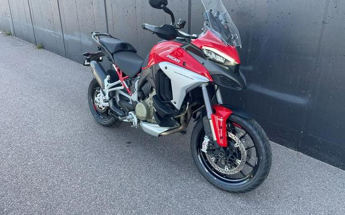 2022 Ducati Multistrada V4S Ducati Red / Alloy Wheels