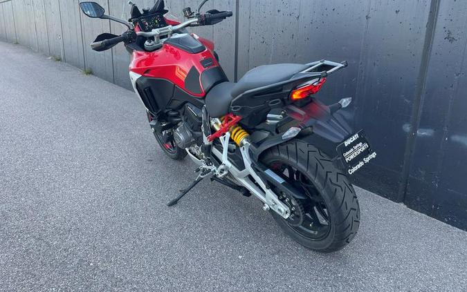 2022 Ducati Multistrada V4S Ducati Red / Alloy Wheels