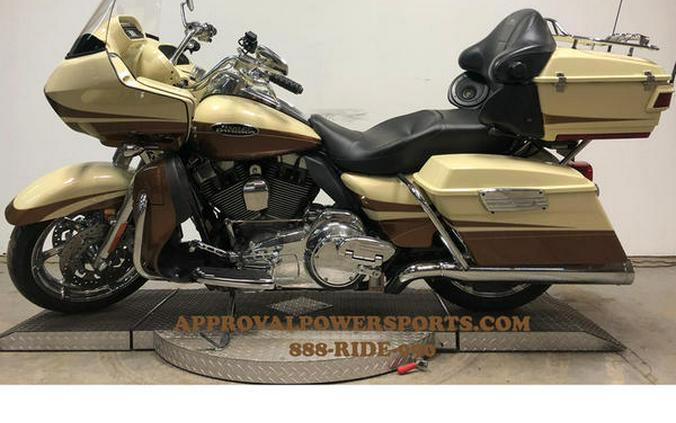 2011 Harley-Davidson® FLTRUSE - CVO™ Road Glide® Ultra