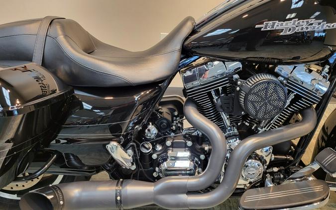 2016 Harley-Davidson® Street Glide® Special Vivid Black FLHXS