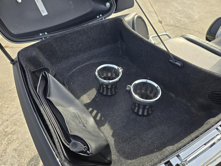 2022 Harley-Davidson® FLHTCUTG - Tri Glide® Ultra