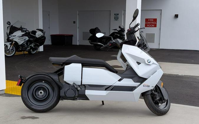 2025 BMW CE 04