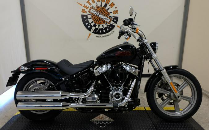 2023 FXST Softail® Standard - In Vivid Black