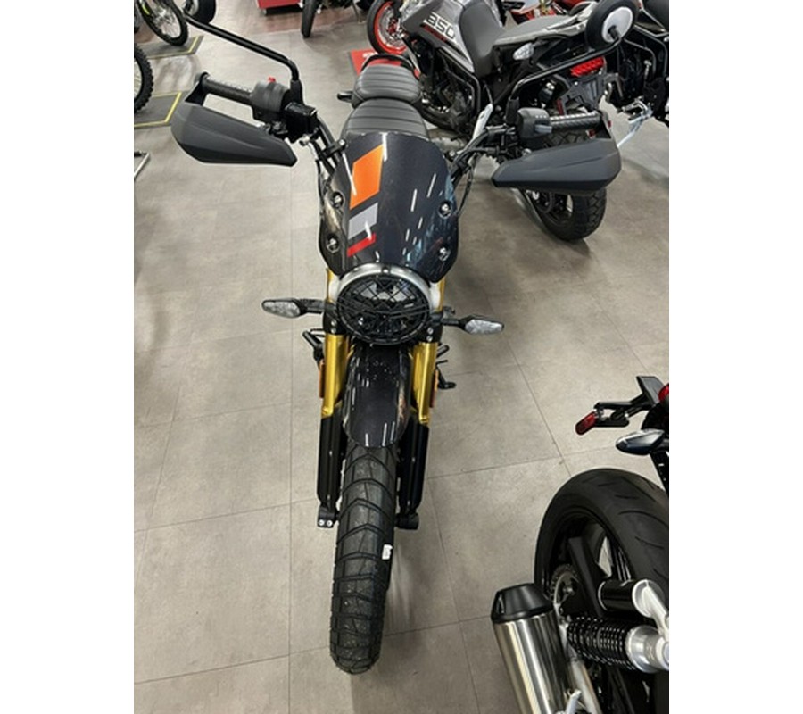 2026 Triumph Scrambler 400 XC Storm Grey