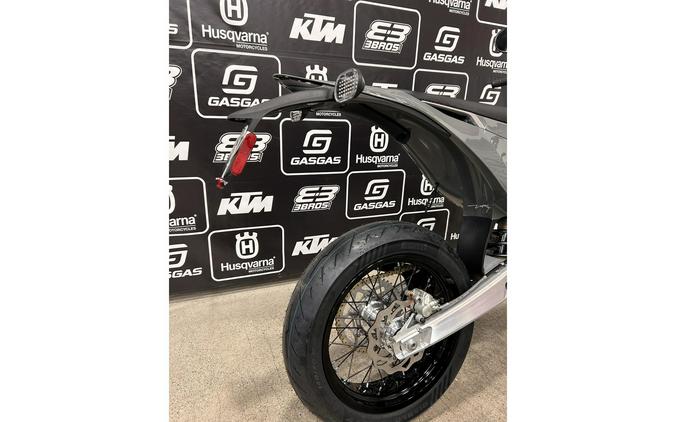 2026 Varg SM 80 HP - Stark Future