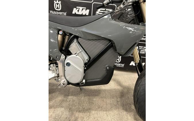 2026 Varg SM 80 HP - Stark Future