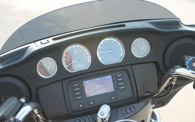 2017 Harley-Davidson® FLHX - Street Glide®