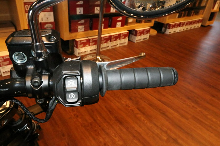 2025 Indian Motorcycle® Scout® Sixty Bobber Black Metallic