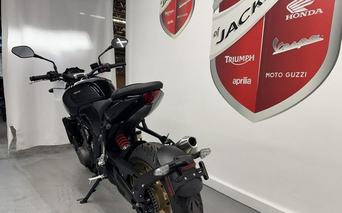 2026 Triumph Trident 800 Jet Black
