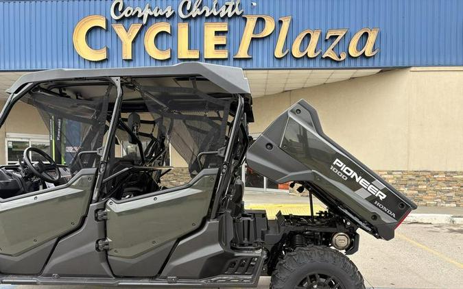 2025 Honda® Pioneer 1000-6 Deluxe Crew