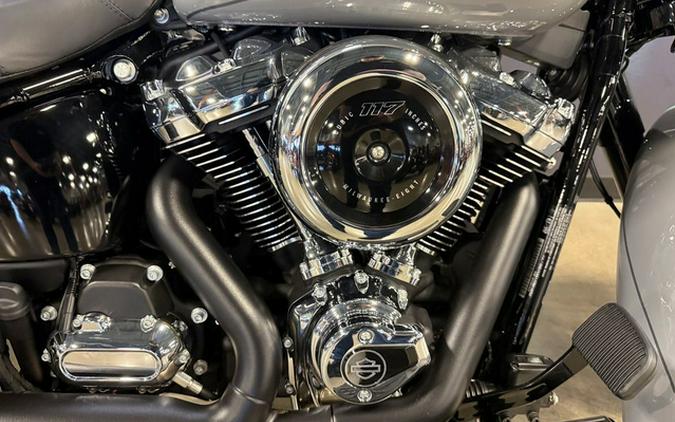 2026 Harley-Davidson Softail FLHC - Heritage Classic