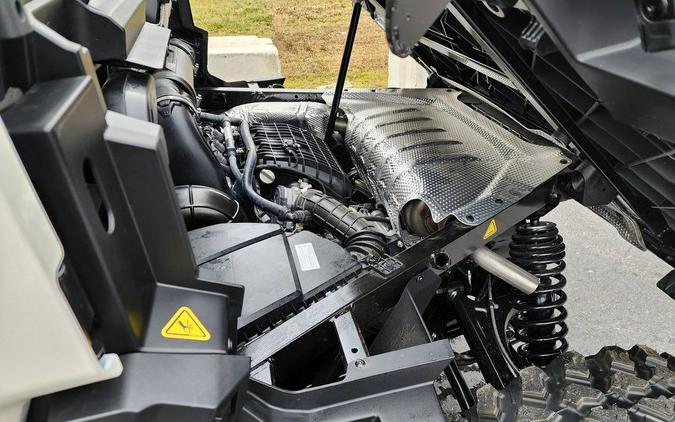 2026 Can-Am® Defender MAX Limited HD11