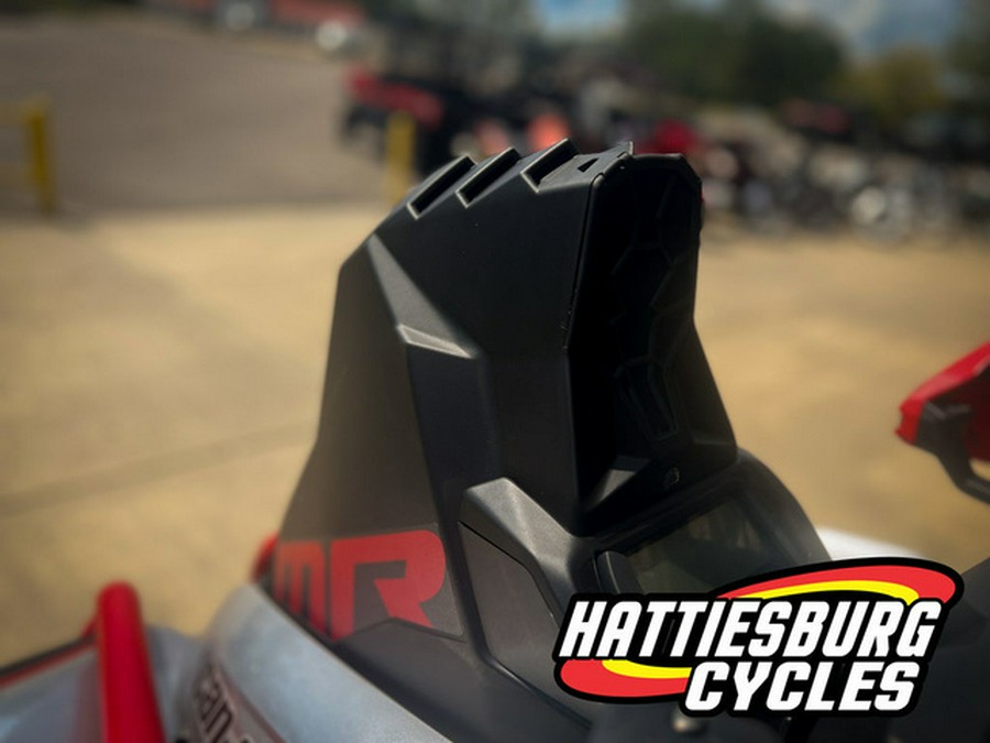 2026 Can-Am Renegade X mr 1000 R Hyper Silver & Legion Red