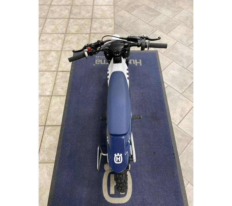 2024 Husqvarna® EE 2