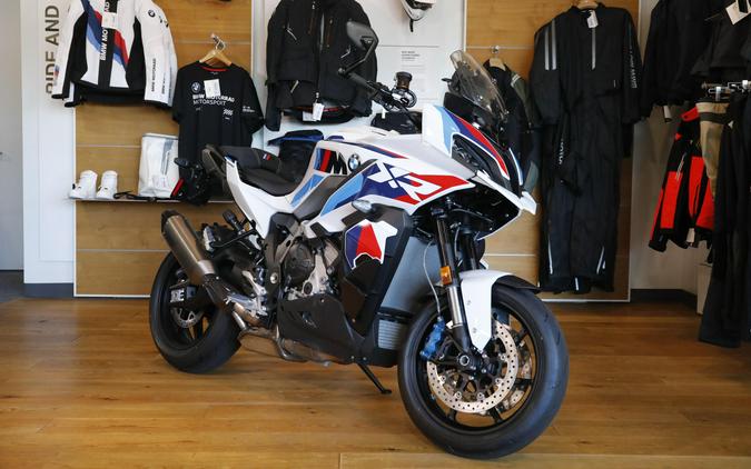 2026 BMW M 1000 XR