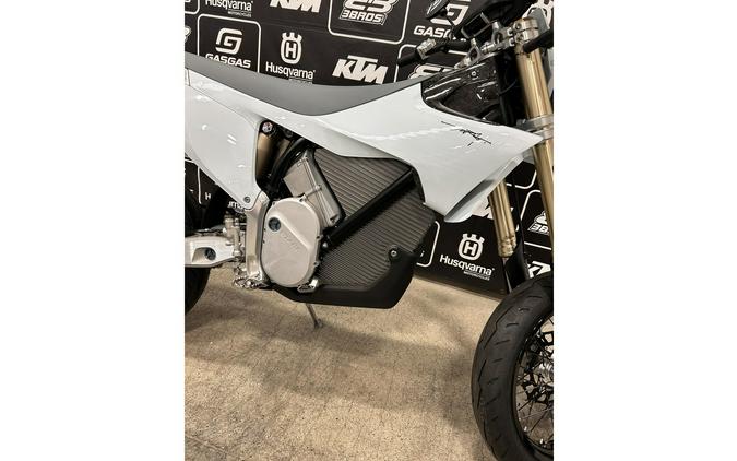 2026 Varg SM 80 HP - Stark Future