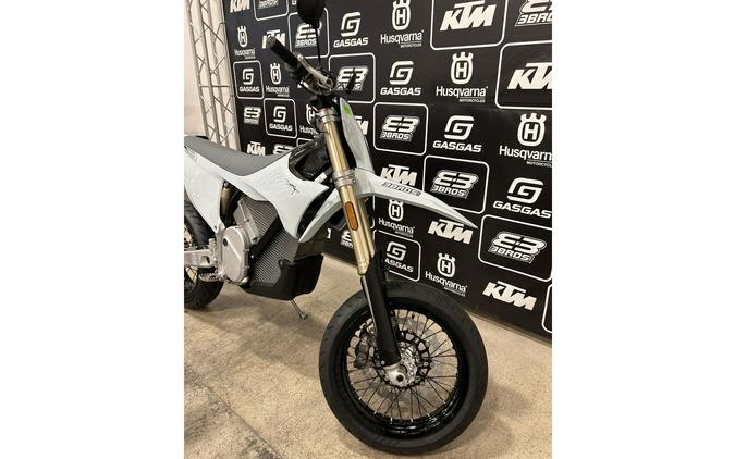 2026 Varg SM 80 HP - Stark Future