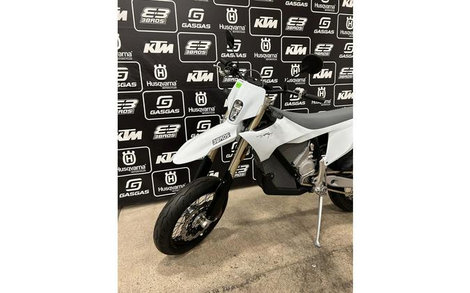 2026 Varg SM 80 HP - Stark Future