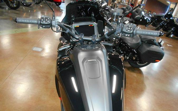 2025 Harley-Davidson® RA1250ST - Pan America® 1250 ST